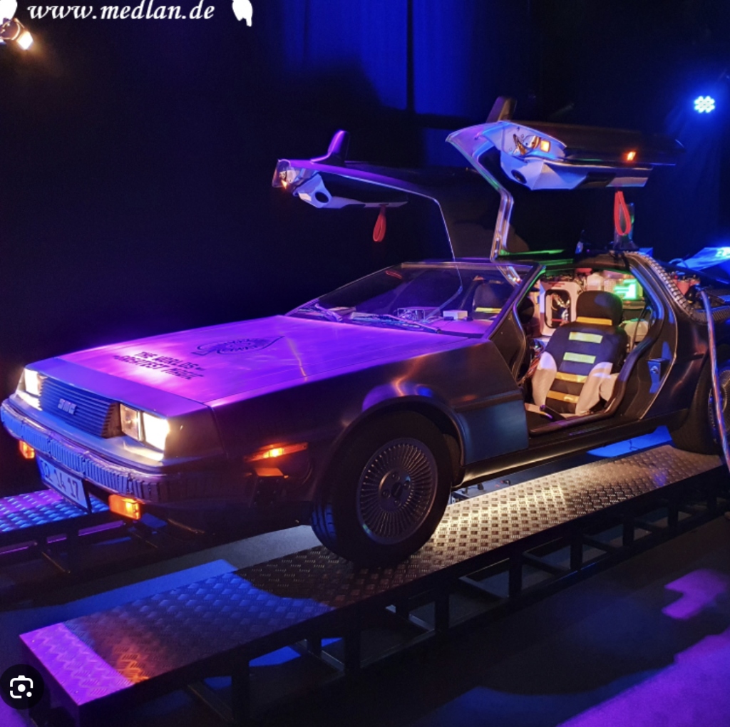 DeLorean DMC-12 auf der Tourneebühne